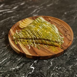 Pistachio & White Chocolate With Bananas Crepe